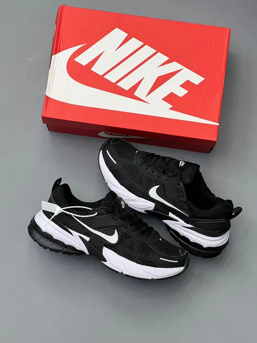 کتونی نایک وی تو کی ران اصلی Nike V2K Run