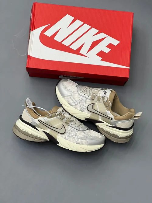 کتونی نایک وی تو کی ران اصلی Nike V2K Run